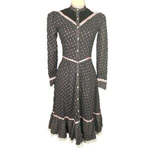 Vintage Prairie Boho Black Roses Print Lace Velvet High Neck EBER Vintage Size 7